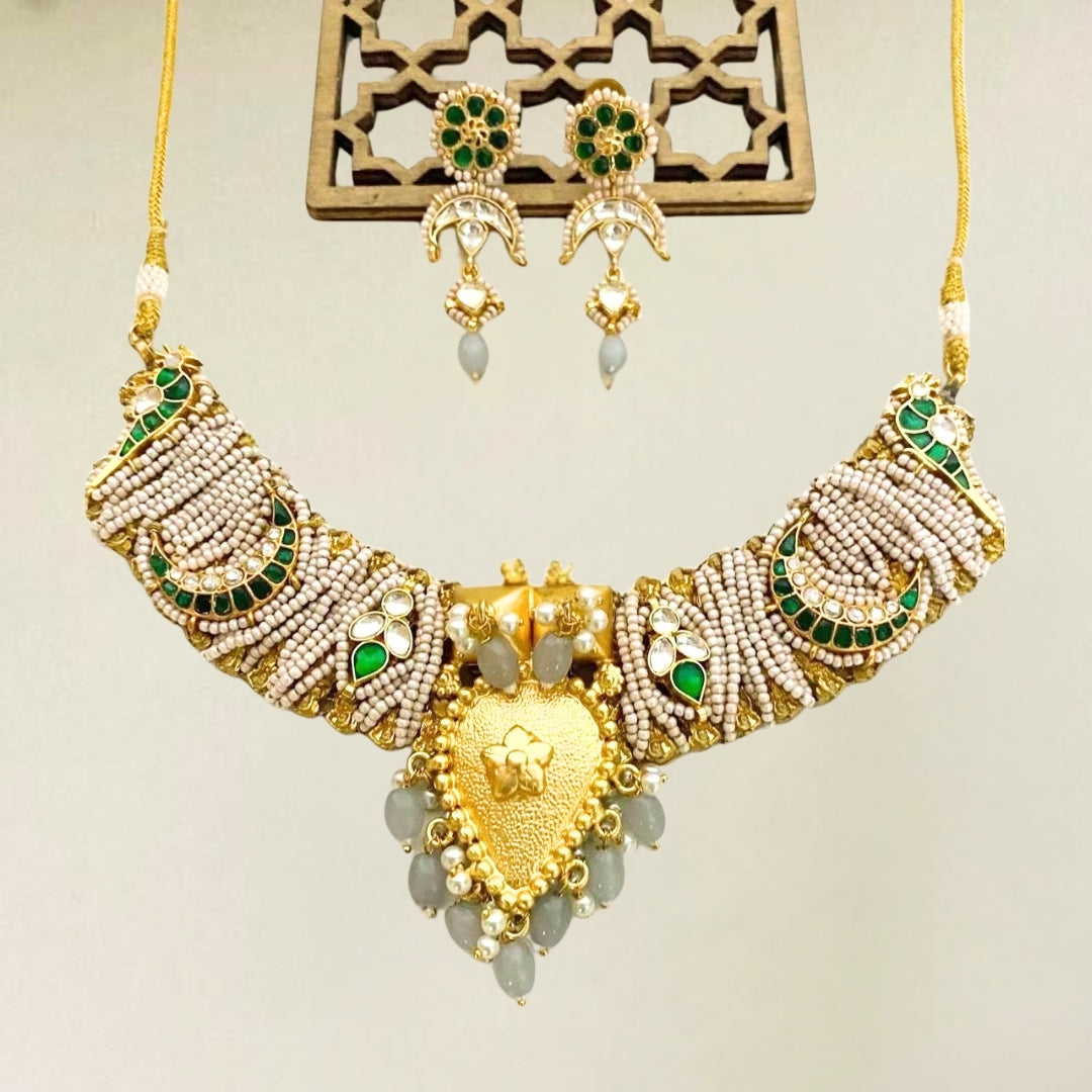 Chaand moti necklace