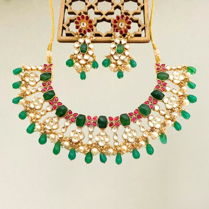 Jadau Pushp Panna necklace