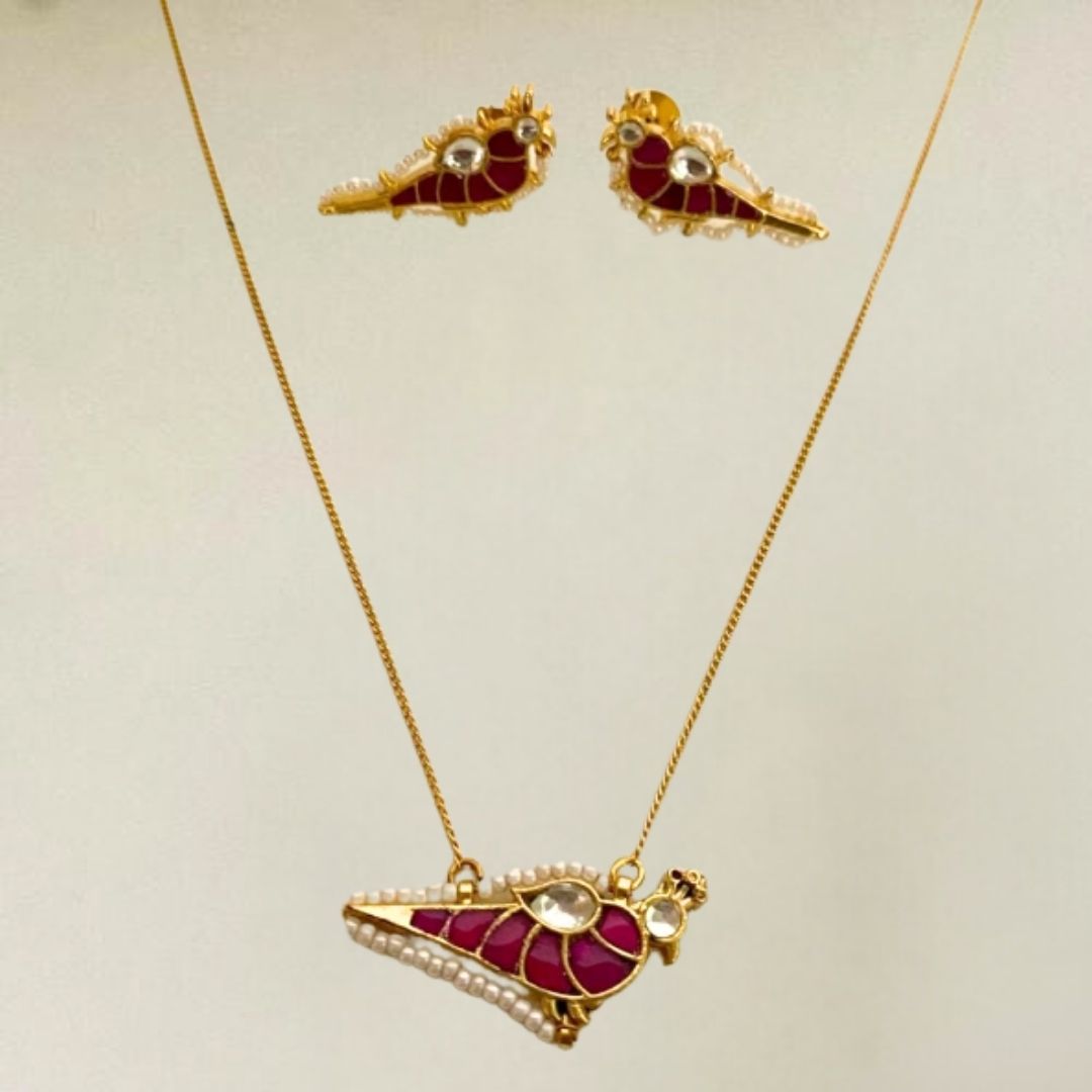 Naveli Mor pendant haar with earrings