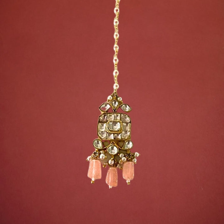 Nargis Kundan Maangteeka