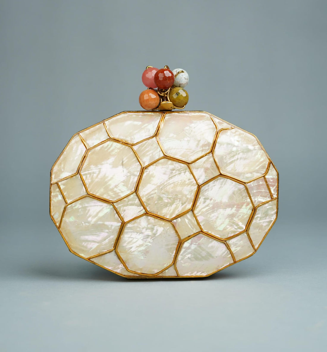 Aura Regina – The Queen’s Elegance Clutch