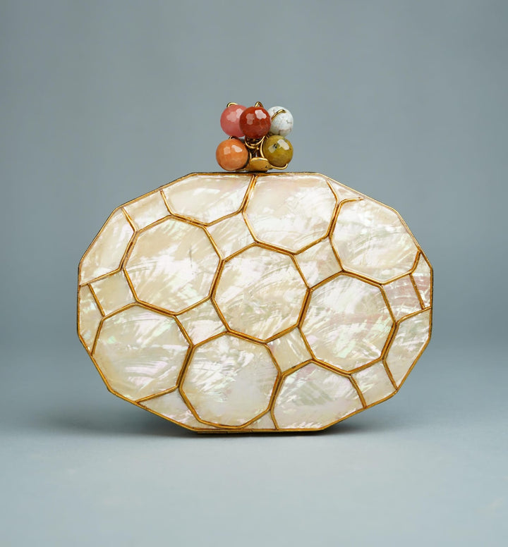 Aura Regina – The Queen’s Elegance Clutch