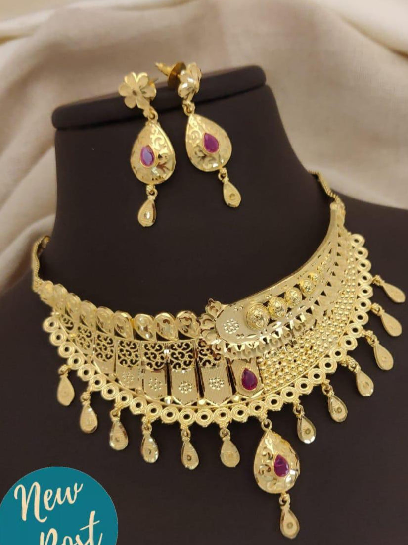 Rajvanshi Haarika Choker