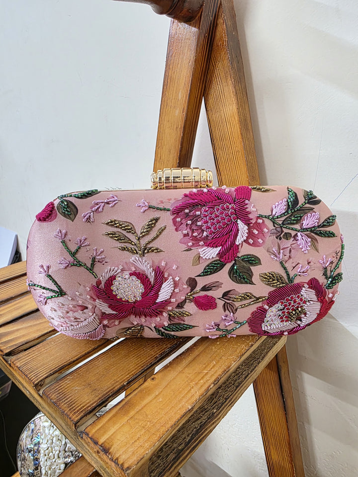 Gulab clutch