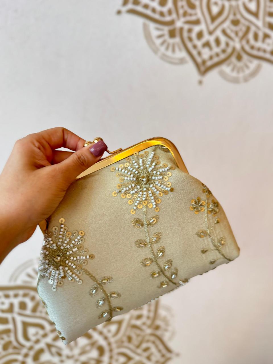 Aurora Luxe Clutch – Gold & Silver White Mix