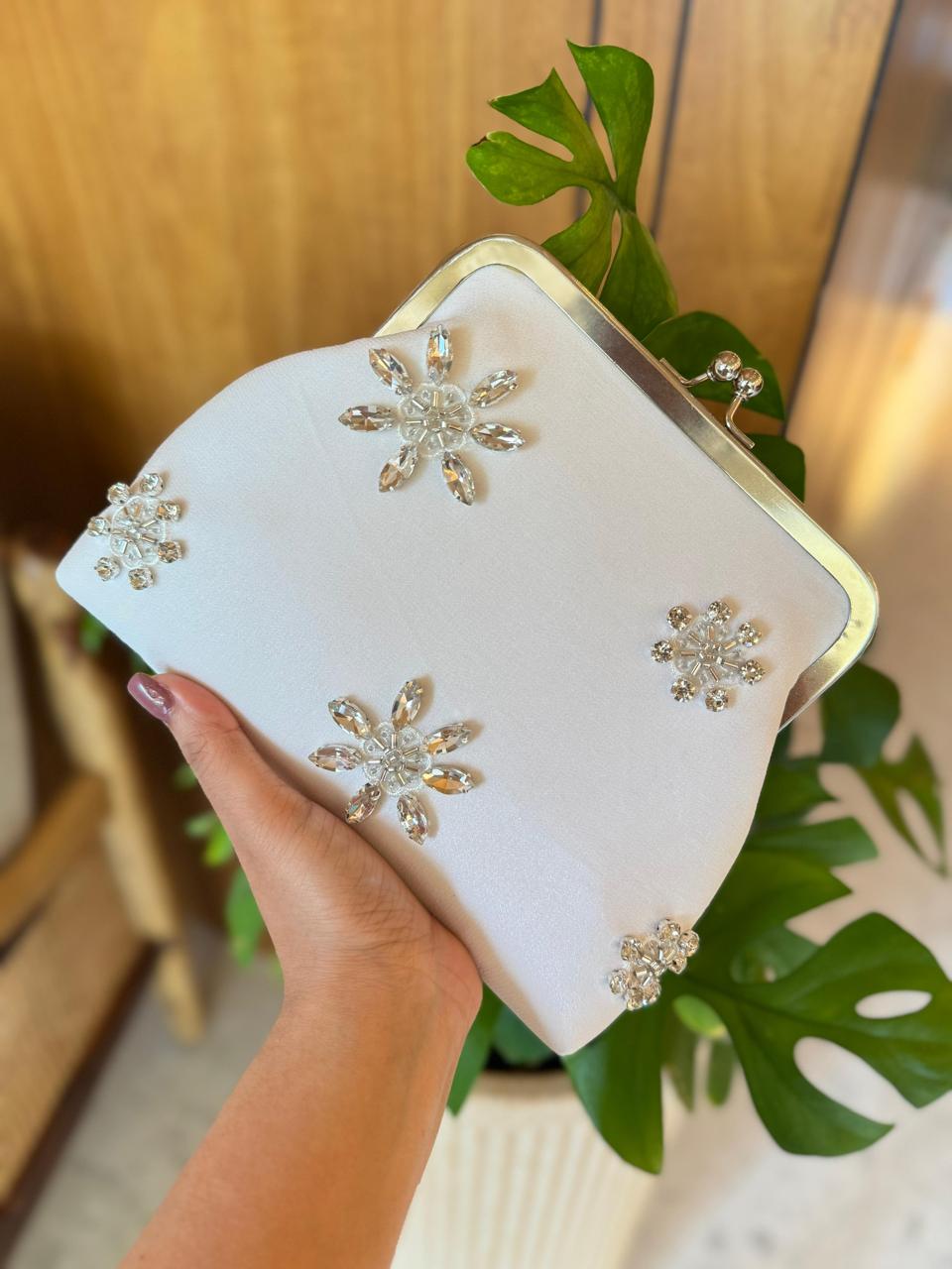 Aurora Luxe Clutch – Gold & Silver White Mix