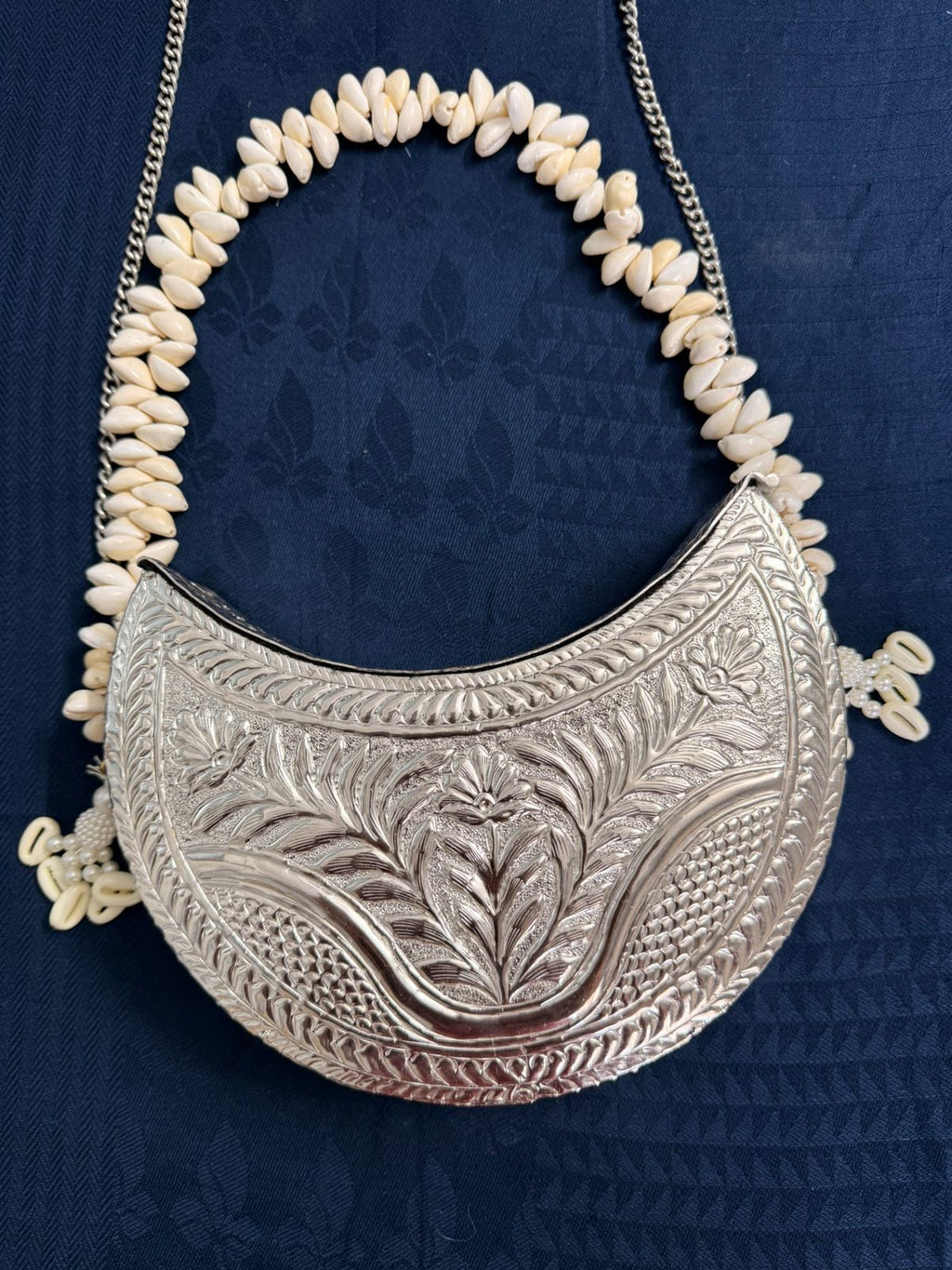 NOORMAHAL CARVED SHELL BAG
