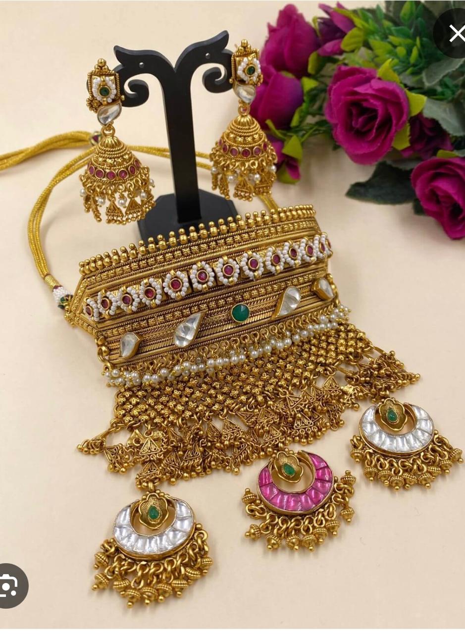 Sunehri Rajsi Choker Set