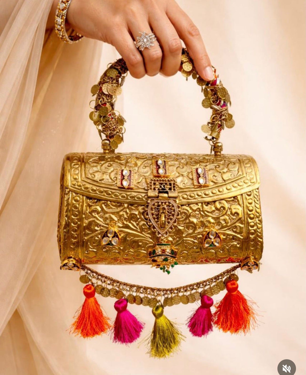 Maharani Baithak Clutch