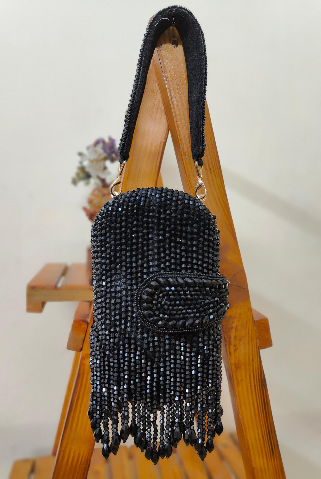Noor-E-Sheher — The Citylight Crystal Clutch