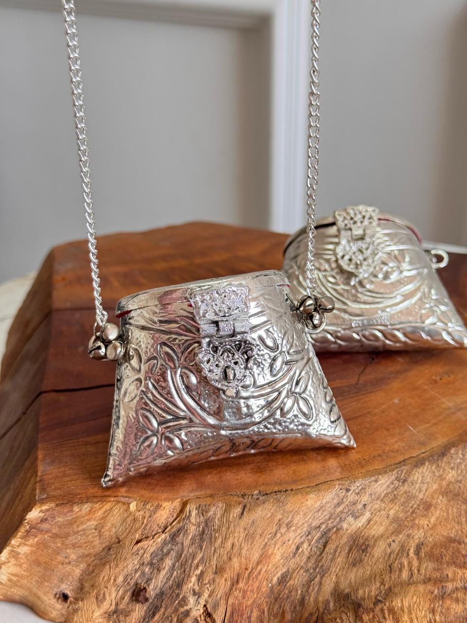 Golden Envelope Chain Bag